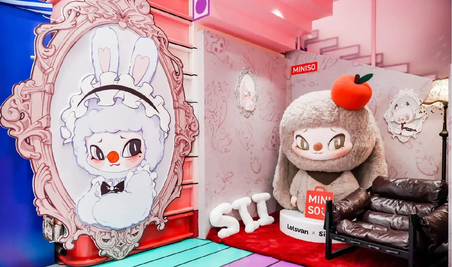 A SiiNoNo installation inside a MINISO store
